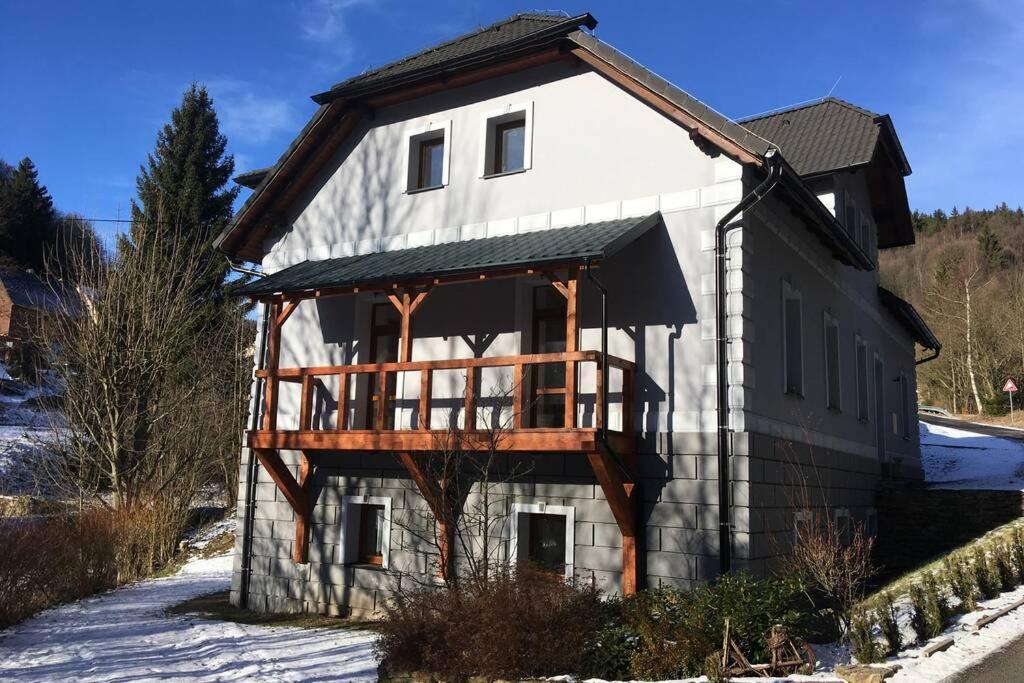 Villa Vykmanov Medenec Экстерьер фото